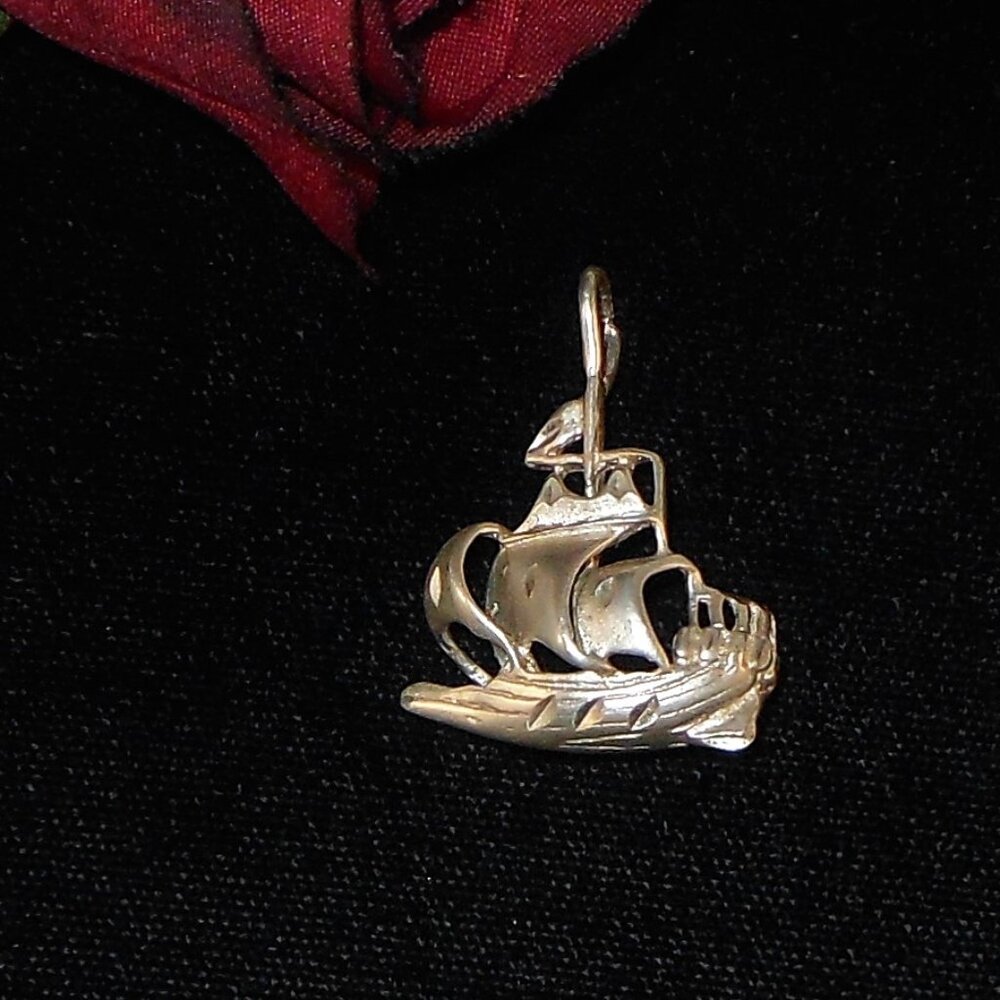 Sterling Silver Tall Ship Pendant - Diamond Cuts for Flash - Unisex Pendant